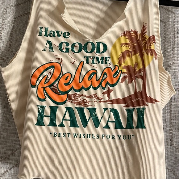 Women’s L 8-10 Beige Tank/Crop Top Shirt Tropical Ribbed Notched Neckline - Picture 3 of 5